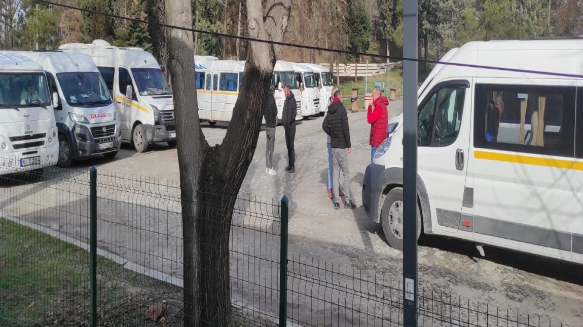 Okulumuz Servis Alanı Belediyemizin Katkılarıyla Değişti